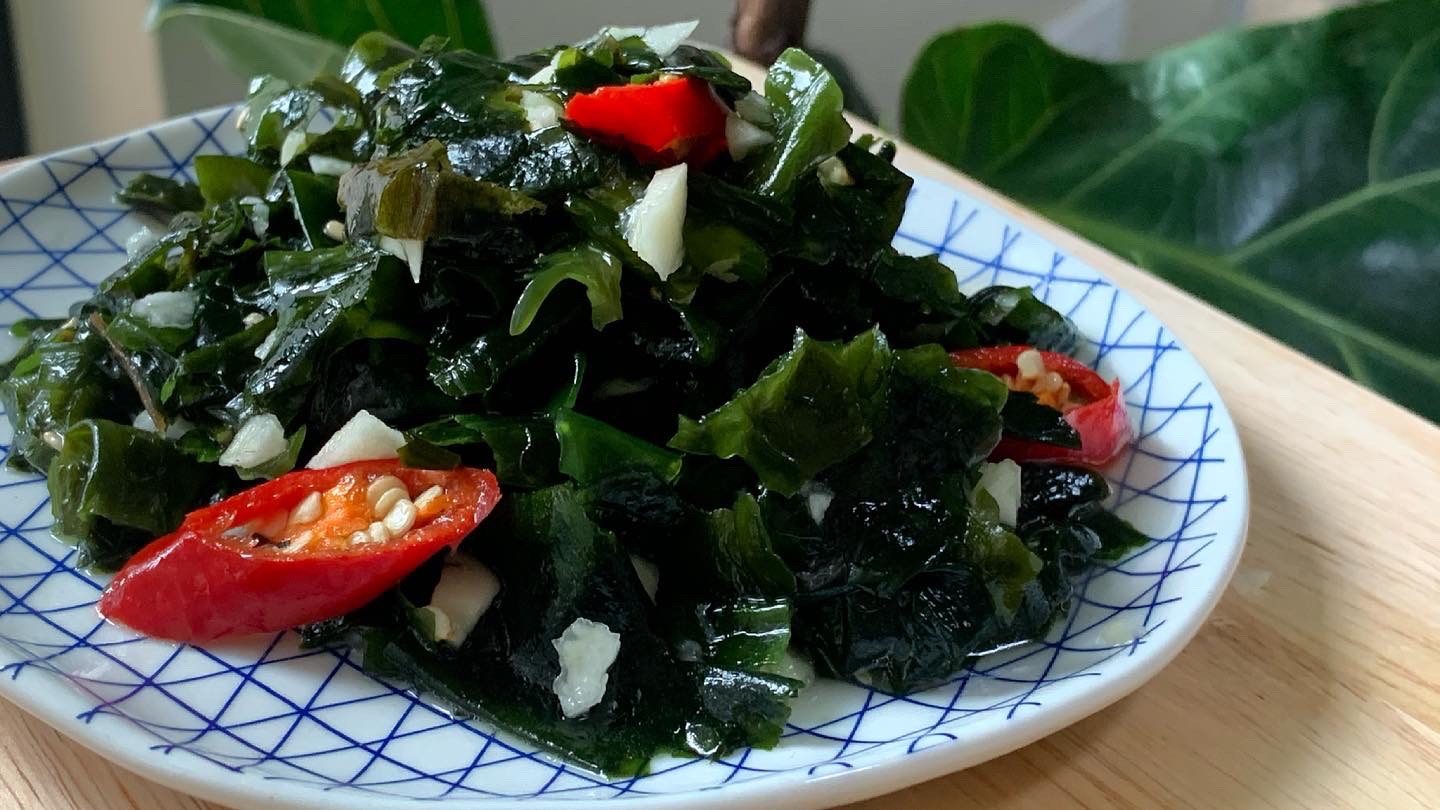 食譜。夏天不想進廚房? 3步驟_涼拌海帶芽完全你的願望，韓式小菜上桌立刻吃光!